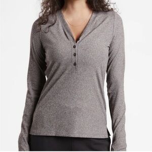 Athleta Uptempo Ribbed Henley Tee Women’s Size L Long Sleeves Athletic V-Neck
